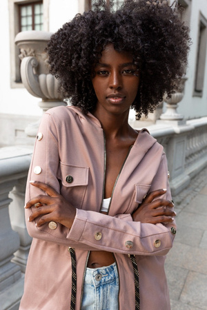 Narzutka z materiału premium - Jasny beż