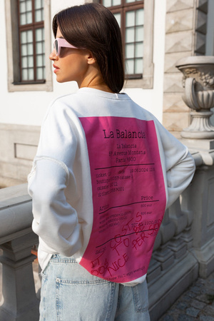 Bluza dresowa - oversize z sitem w formie paragonu - Biała z Różowym